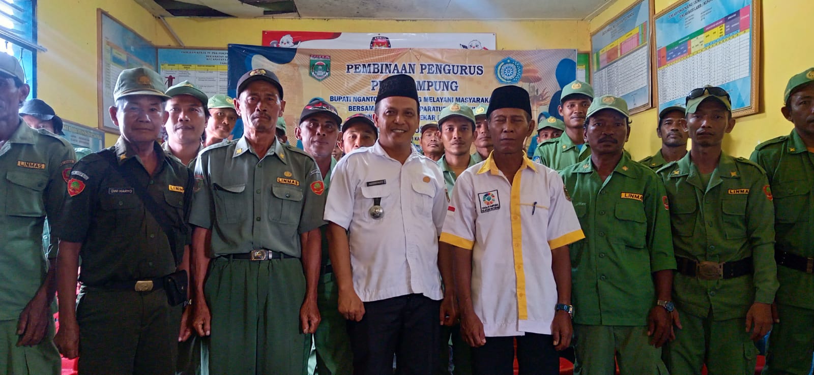 kunjungan bapak camat dalam rangka bunga kampung mekar didusun dikampung rejosari mataram.09 februari 2023